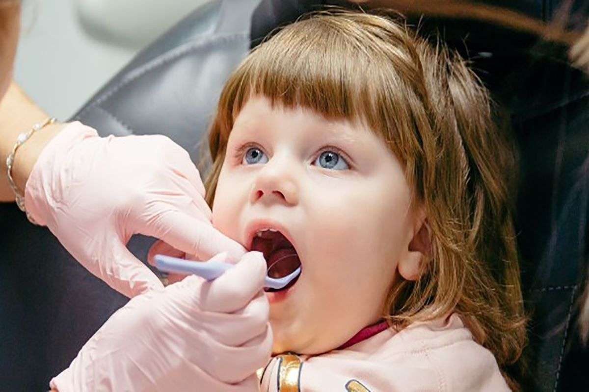 Малыш на приеме у стоматолога