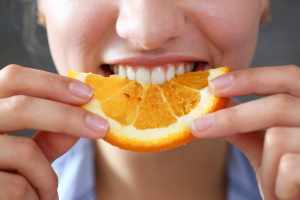 Цитрусовые пищевые эфирные масла вредны для зубов?