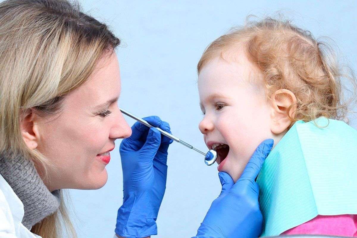 Малыш на приеме у стоматолога