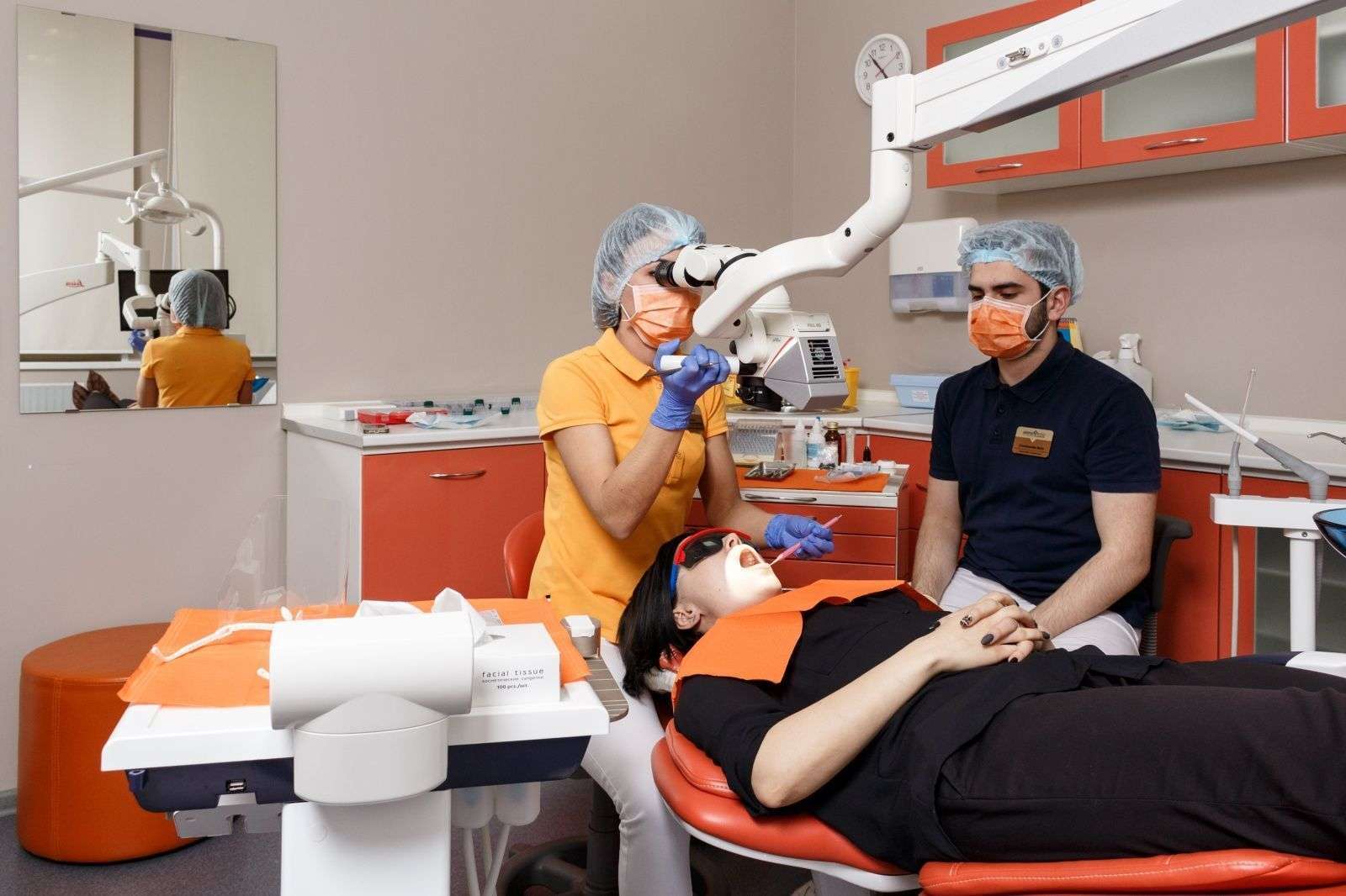 Лечение зубов под микроскопом в Москве - Передовое оборудование в современной клинике