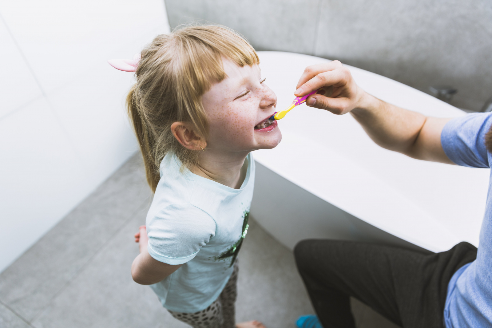 Период смены зубов у малыша: схема, примерные сроки процесса выпадения зубов у малышей, советы от врача по уходу за ротовой полостью.