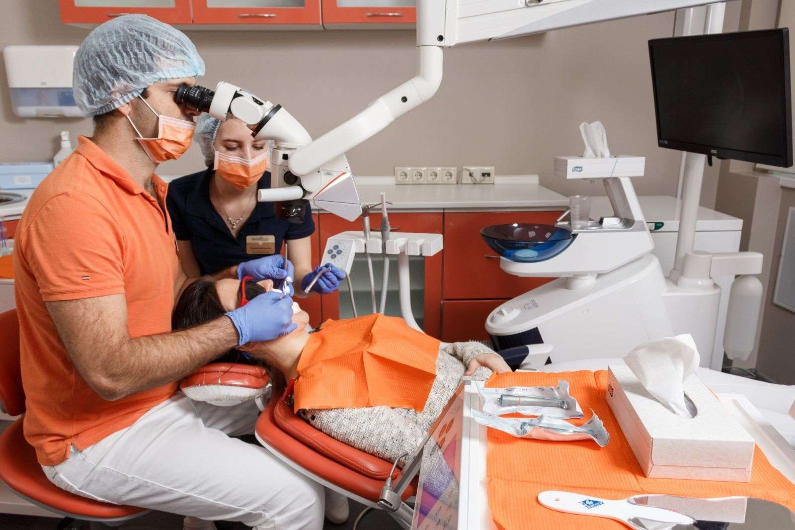 Лечение зубов под микроскопом в Москве - Стоматолог-эндодонтист